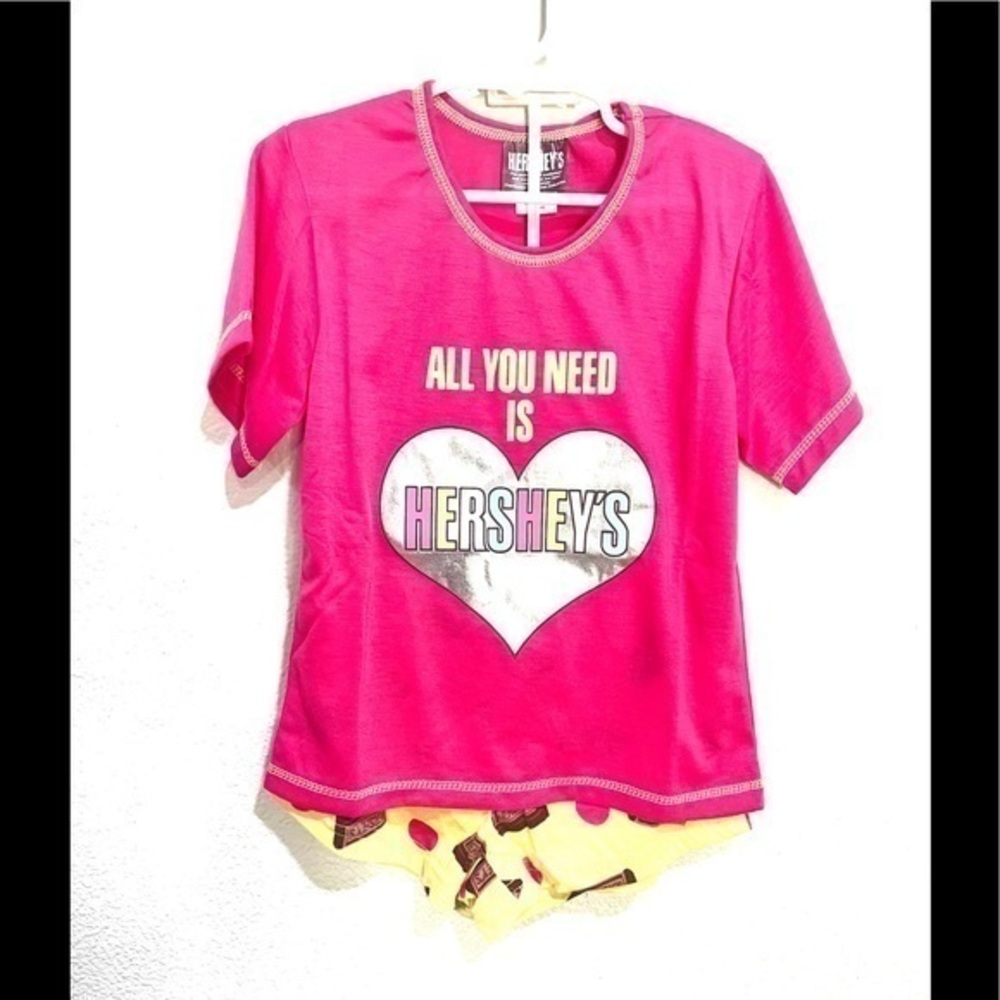HERSHEYS “ALL YOU NEED IS HERSHEY”pijama set-XS